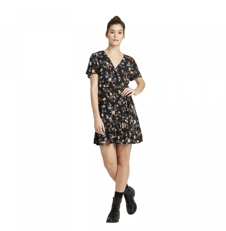 Womens Xhilaration Floral Print Short Sleeve V-Neck Wrap Mini Dress Black  Small
