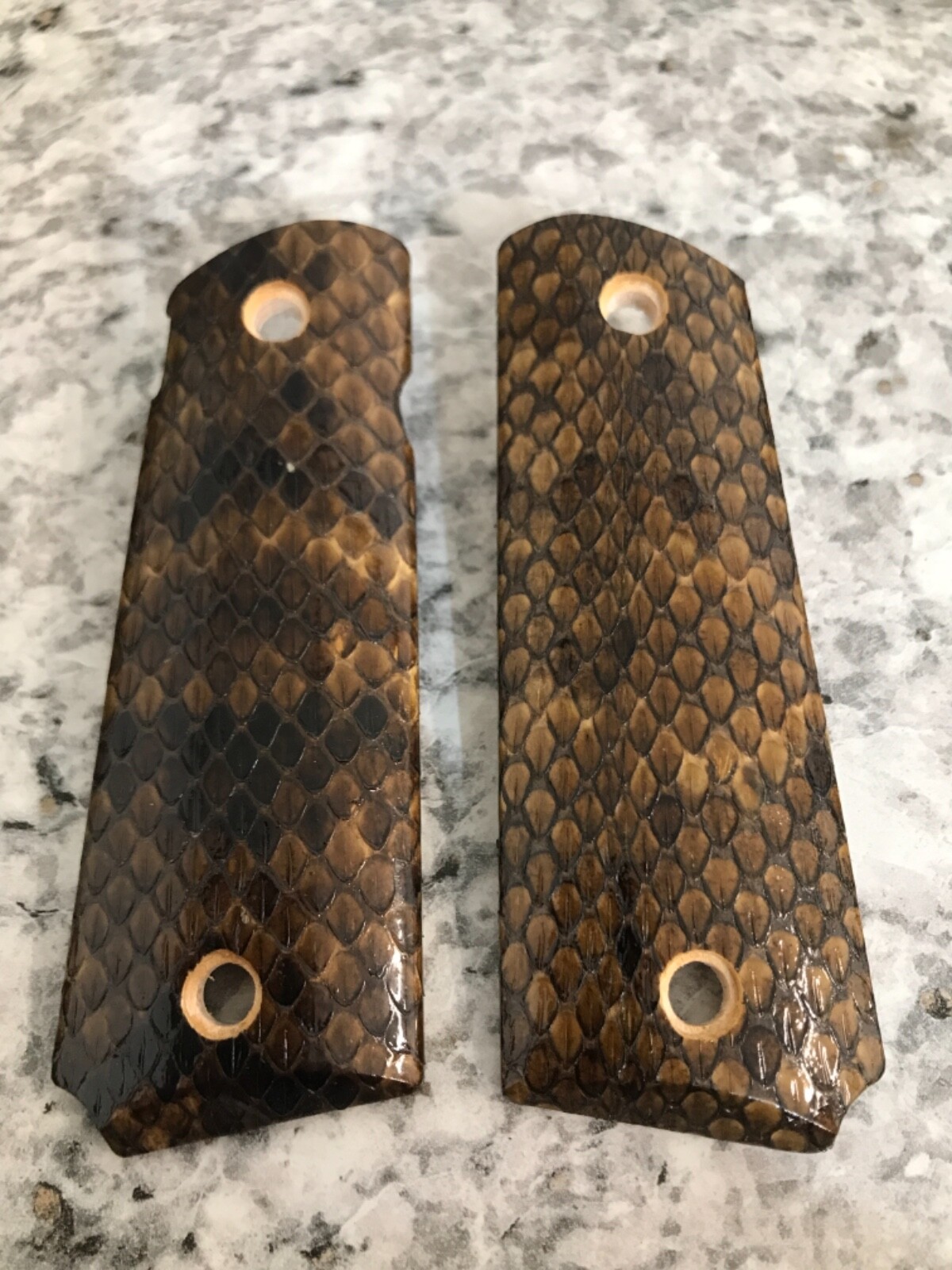 1911 SNAKE SKIN GRIPS