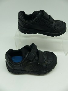 clarks isna pebble sandals