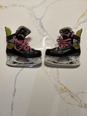 BAUER Supreme 3S PRO HOCKEY SKATES( Size 2.5 = Size 6 M)
