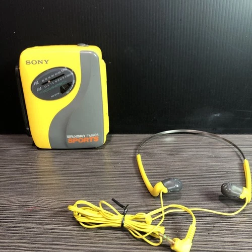 Vintage Sony WM-SXF30 Sports FM/AM Radio Walkman Cassette Player For Parts Only