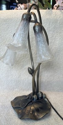 Vtg. Art Nouveau Style 3-Light Lily Pad Table Lamp 3 Frosted Glass Shades 16''
