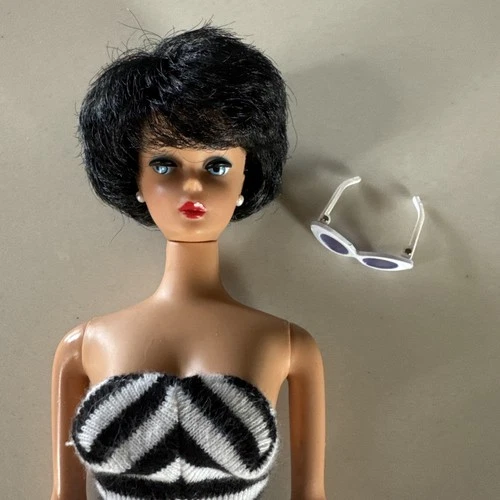 RARE STUNNING FULL BUBBLE CUT RAVEN BRUNETTE VINTAGE BARBIE Reproduction