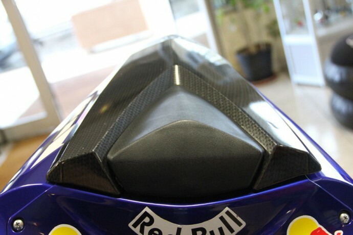 Capot de selle carbone Yamaha YZF R3 remplace selle passager