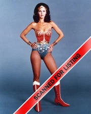 LYNDA CARTER as WONDER WOMAN TV Show 8x10 PHOTO #578