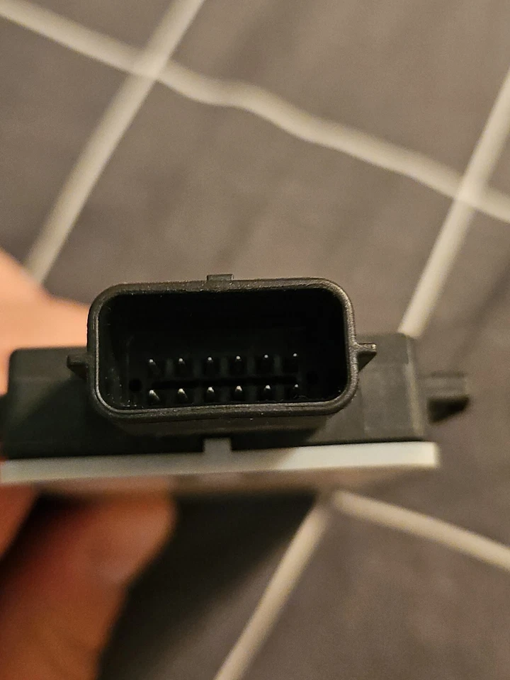 2022-2023 Jeep Grand Cherokee задняя панель пустой датчик 68629 572AA - Изображение 3 из 4