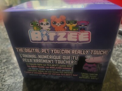 Bitzee Interactive Toy Digital Pet and Case with 15 Animals Inside (6067791)