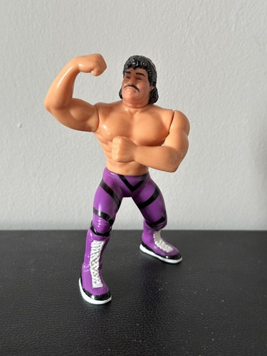 WWF WWE Hasbro Wrestling Figure. Series 1: Ravishi...