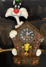 Vintage Looney Tunes Sylvester and Tweety Animated Cuckoo Clock 2001 - READ INFO