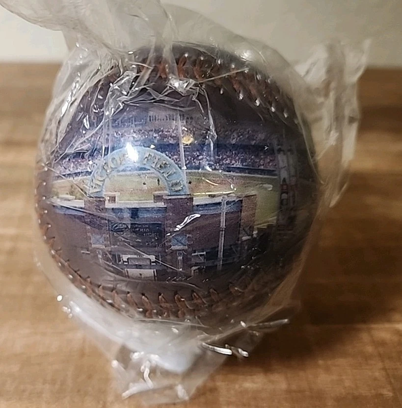 Сувенирный мяч и олово Indianapolis Indians Victory Field 10th Anniversary Rawlings - Изображение 4 из 4