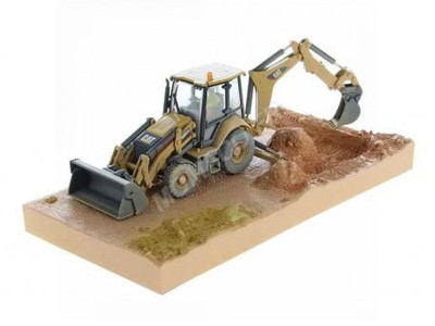 DIECAST MASTERS - Baggerlader CAT 420F2, verschmutzte Version - 1/50 - DCM85755