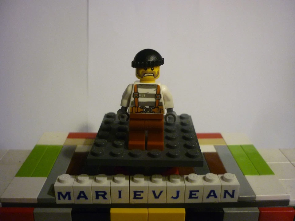 LEGO City Le commissariat de police 60141 ref : cty0773 - Photo 1/2