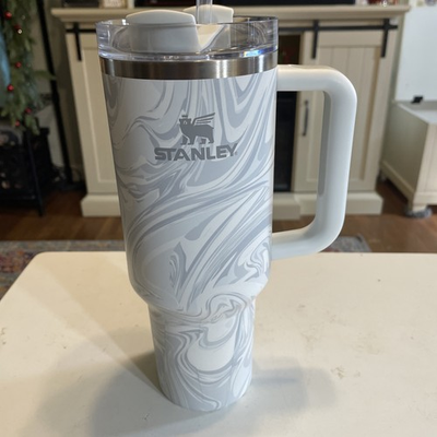 #ad Stanley Adventure Quencher H2.0 Flowstate Tumbler 40 oz Polar Swirl Pre Owned $20.00