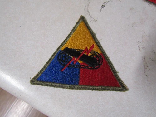 ORIGINAL MILITARY PATCH OLDER WW2 ERA US ARMY ARMORED DIVISION PLAIN #5