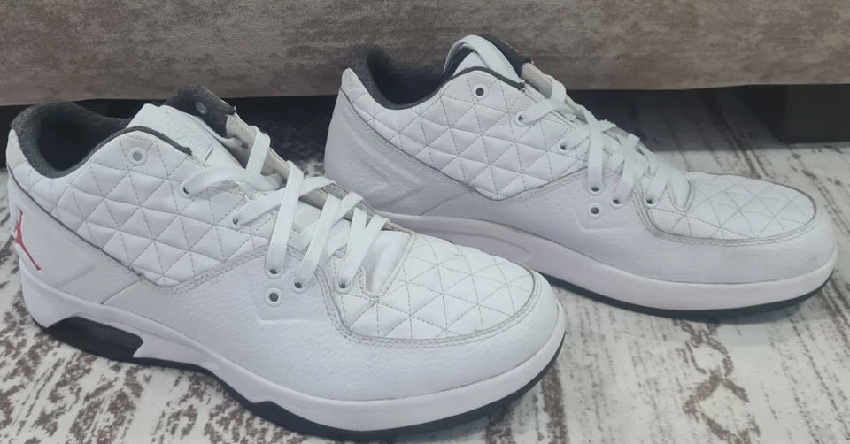 Size 11.5 - Jordan Clutch White Gym Red LikeNew Foto 3 de 4