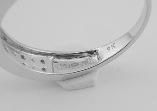 Stunning 9ct White Gold Diamond Set Ring Size UK SIZE Q½ - Picture 3 of 5