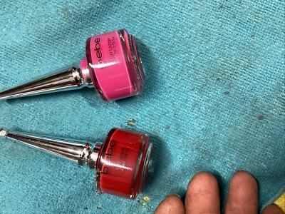 DEBE nail lacquer new One pink one red