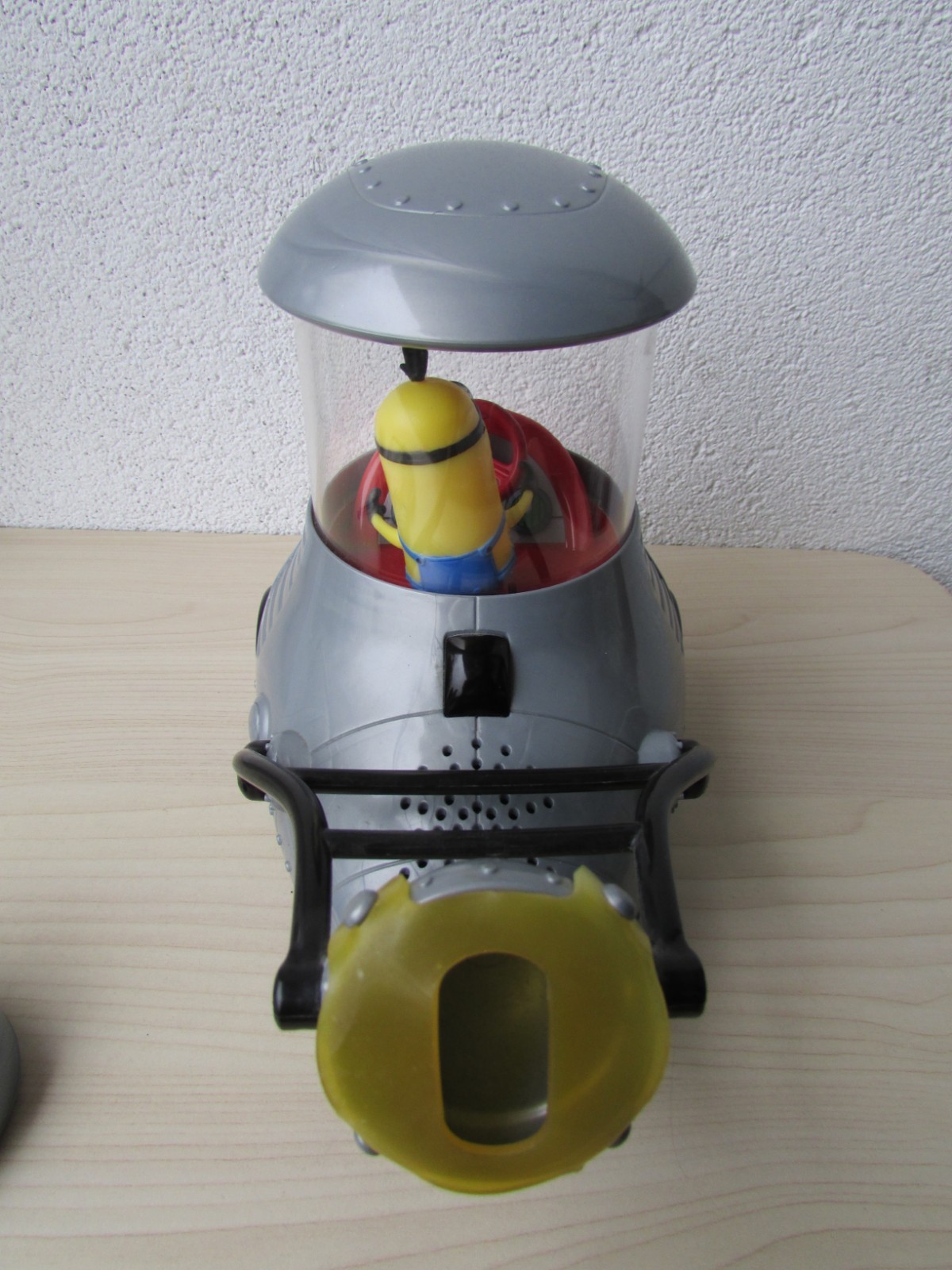 Despicable Me 2 Remote Control Minion Mobile Thinkway Toys DM2 RC Car