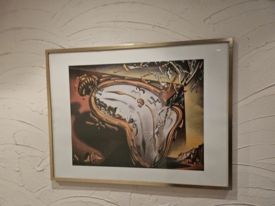 Salvador Dali - Die weiche Uhr - 80x60 Kunstdruck im Goldrahmen