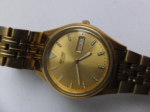 Vintage Seiko Day Date 7N43 -9041 Quartz Mens Watch.