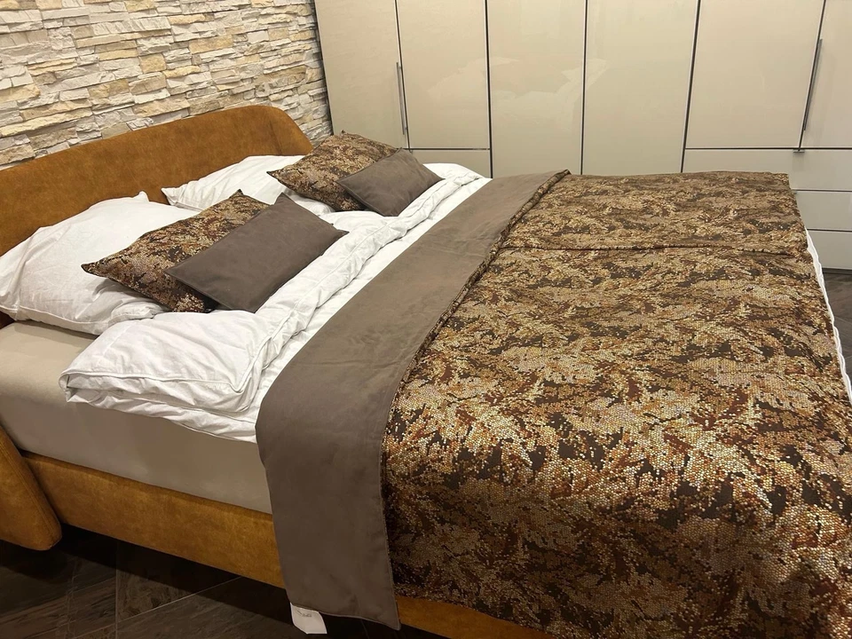 Elegantes RUF|Betten Designerbett in warmem Samtton – Made in Germany - Bild 3 von 4