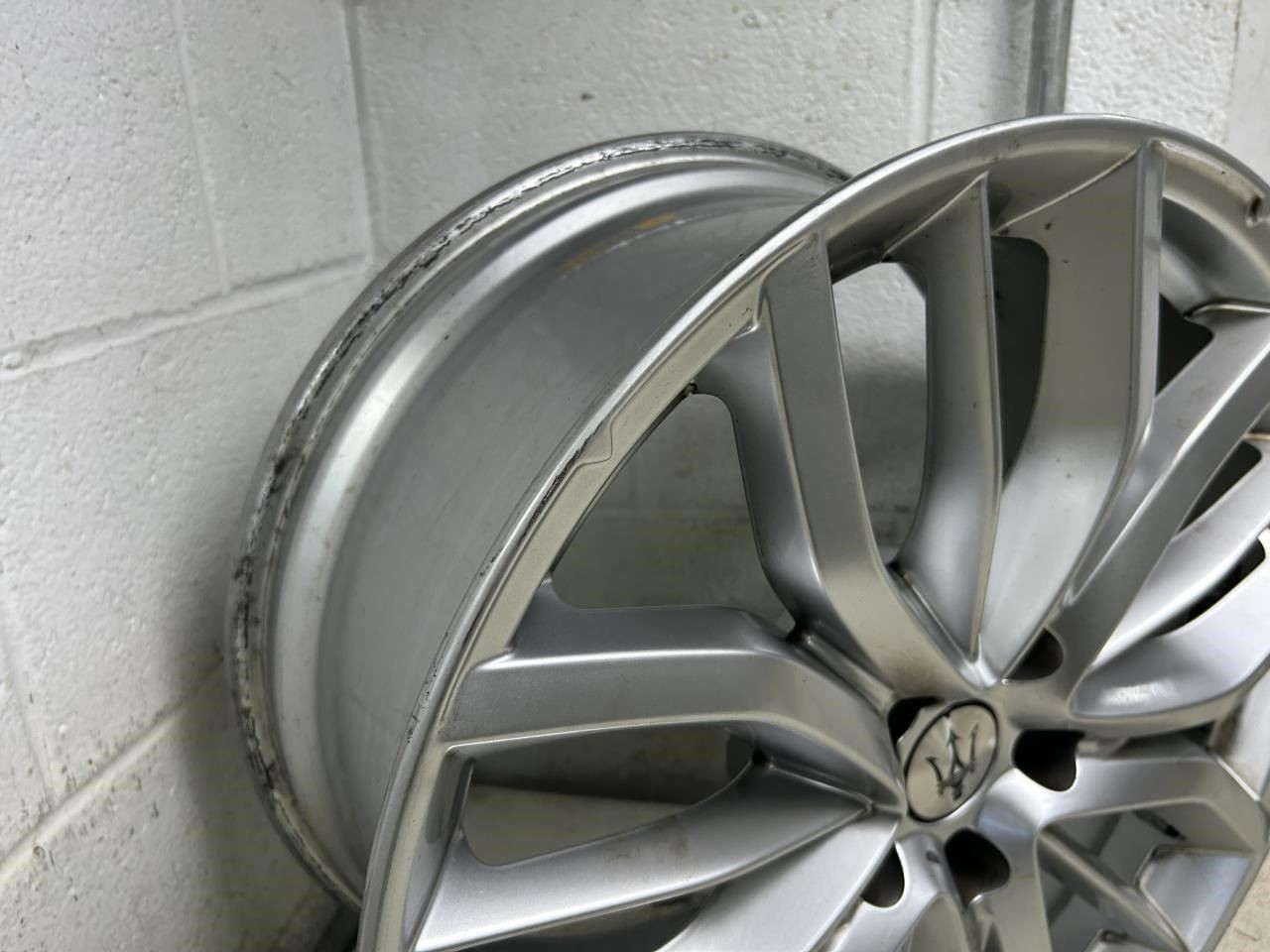 Maserati Levante 2022 Wheel P/N 670112462