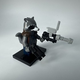 Lego Rocket Raccoon Minifigure Guardians of the Galaxy Marvel w/ Plate