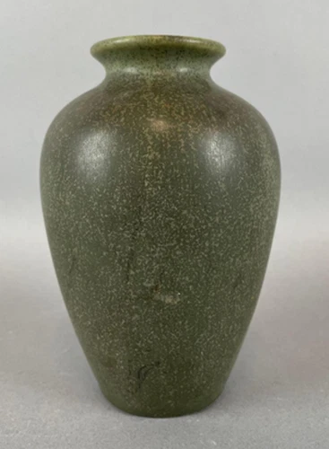 1923 Arts and Crafts Rookwood Pottery 605 Dark Moss Green Vase
