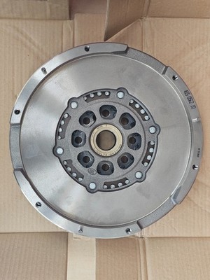 LuK 415 0562 10 Dual Mass Flywheel (DMF) for Ford Transit / Tourneo Custom - NEW