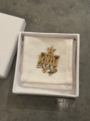 アクセサリー Christian Dior D Logo Bee Gold Brooch Dior Gold Metal Brooch with Star, Bee, Clover Charms Signed