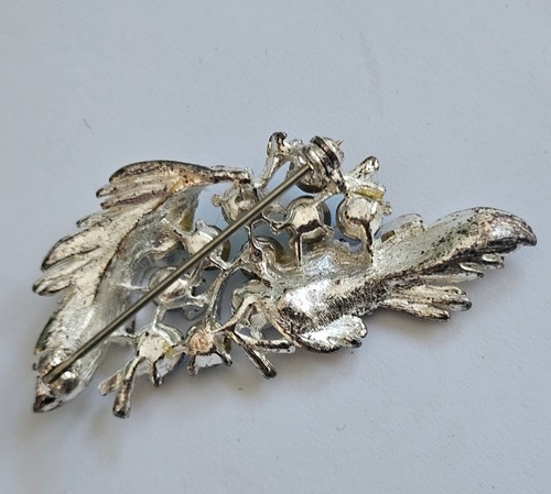 choose one Vintage brooch for yourself from my collection, pick by one! - Foto 74 di 109