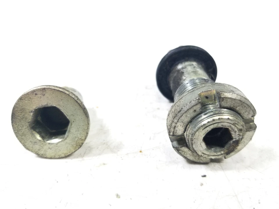 Honda PC800 1990 Pacific Coast basculante trasero pivote pernos envío gratuito Foto 2 de 4