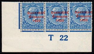 1922 KGV Royal Cypher IRELAND Thom Overprint in Red 2½d Blue Control Strip SG 56