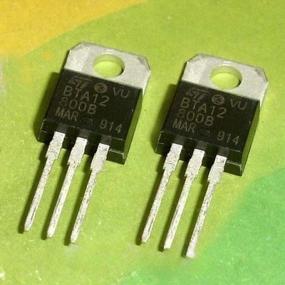 100PCS BTA12-800B TO-220 BTA12-800 12A 800V TRIACS TRANSISTOR