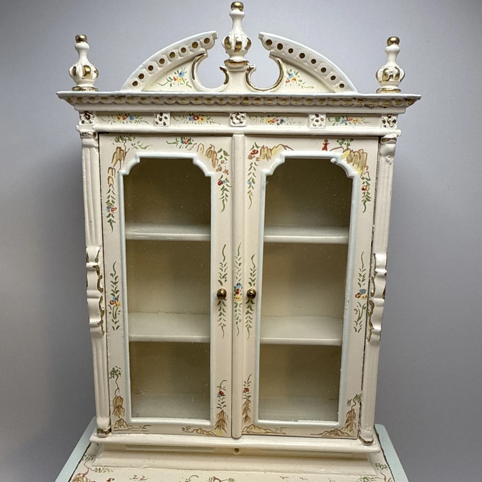 Casa de muñecas Bespaq 1990 miniatura blanca china rococó French Hutch vintage Foto 3 de 4
