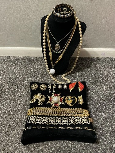 Lot Vintage GoldTone Jewelry Lot 18pc/10 Signed~Swarovski Vendome Joan Rivers+++