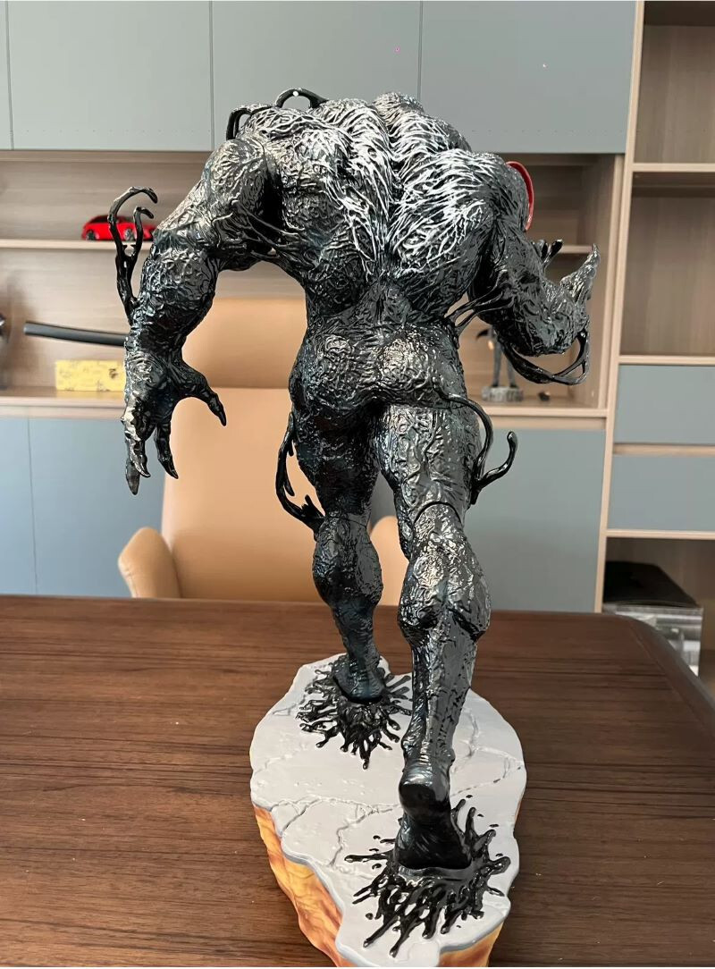 Statue Venom 30 cm Marvel pour décorer un bureau de passionné de comics - 3