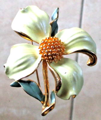 Broche argentée vintage Turque en forme de fleur