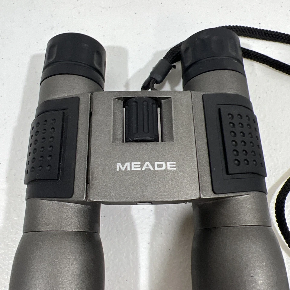 Meade Mini Folding Roof Binocular Travel View 10x32 290ft/1000yds 97m/1000m gray - Image 3 of 4