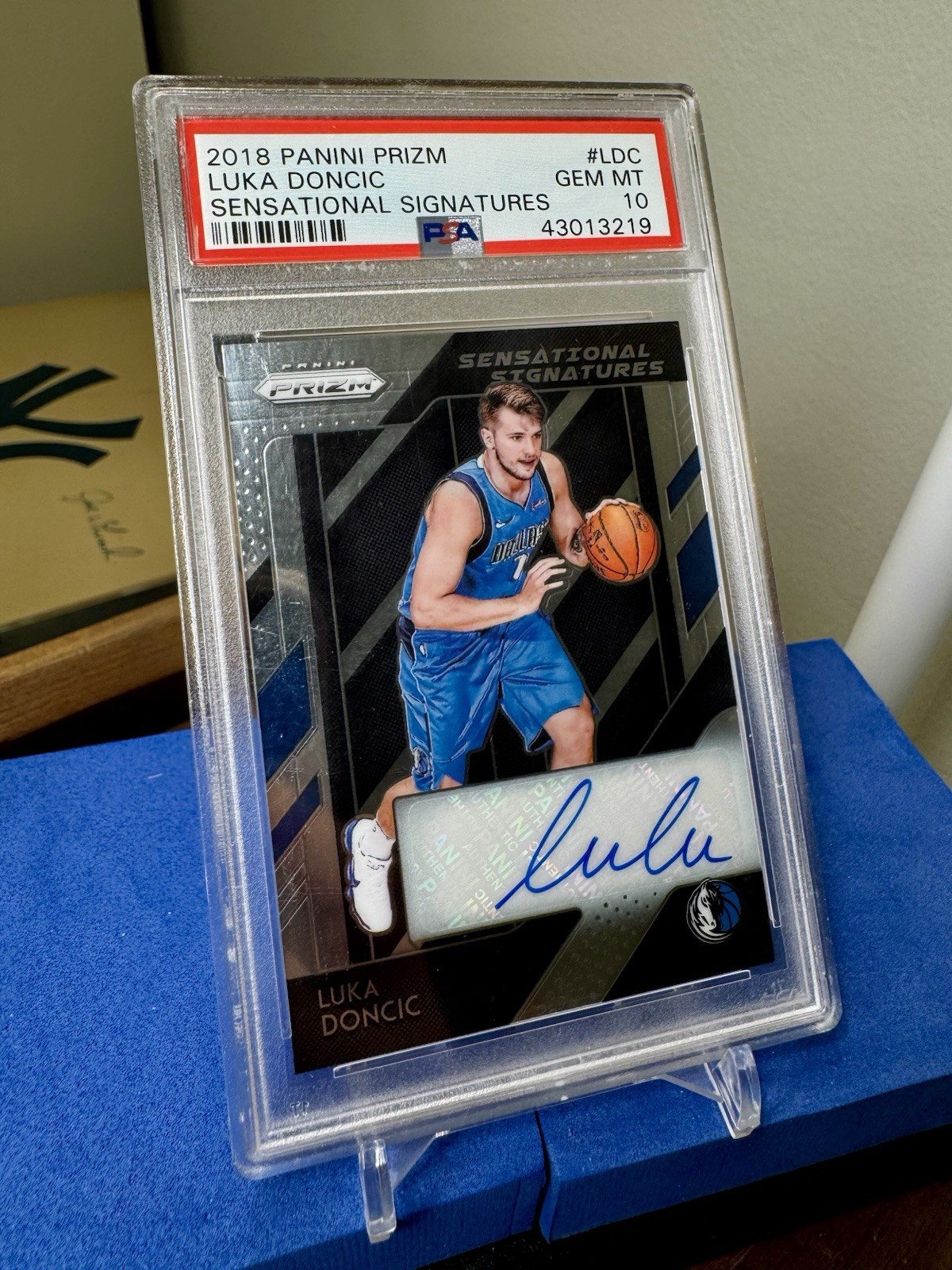PSA 10! 2018 Prizm Sensational Signatures Luka Doncic ROOKIE RC AUTO Gem Mint
