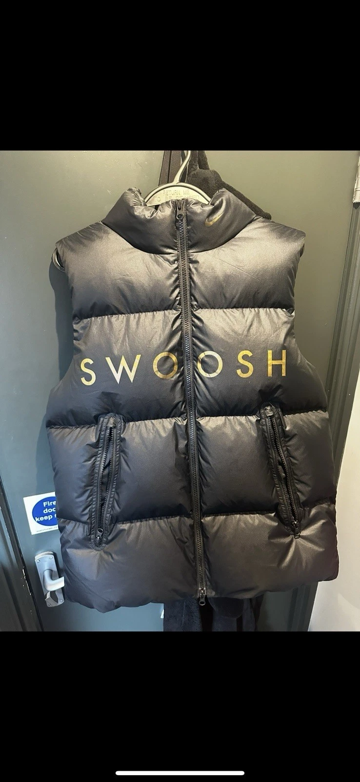Nike Swoosh Men’s Gilet Size Medium Black Gold
