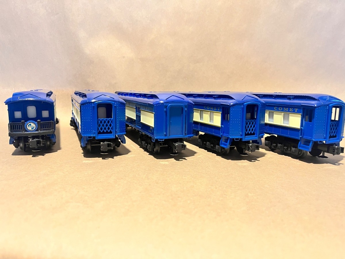 LIONEL MPC-ERA BLUE COMET SET - ENGINE/TENDER & 5 CARS - EXCELLENT