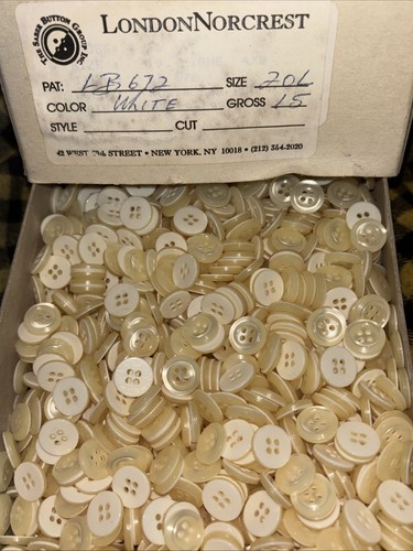 15 Gross Sz 20L London Norcrest 4 Hole New White Pearl Plastic Buttons 13mm 1/2”