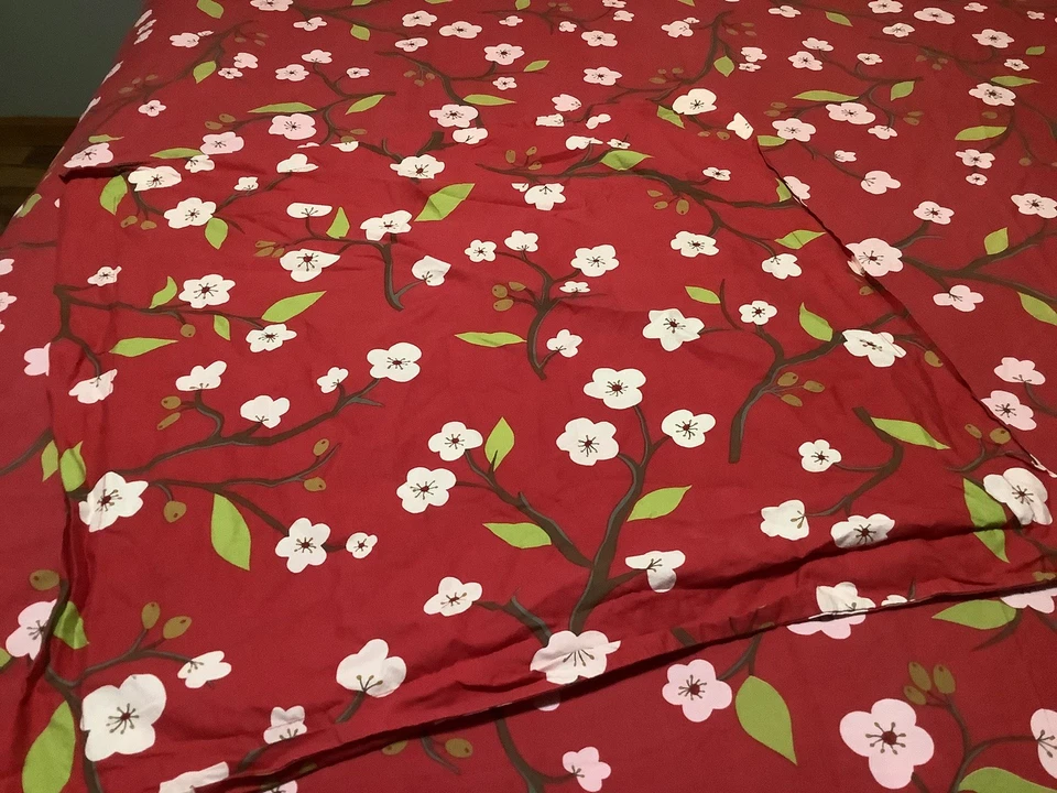 Pottery Barn Red Green White floral King Size Duvet Cover & 1 Euro Sham - Image 3 of 4