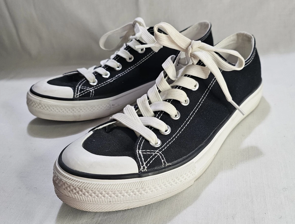 Converse sales looking shoes