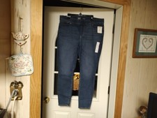 NWT Signature Gold Levi Strauss Pull On Skinny Jeans Women's 20M