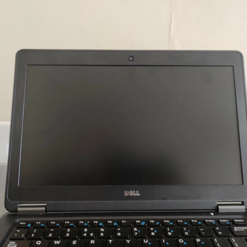 Dell Laptop 8GB RAM Core i5 128GB SSD Perfect condition with charger, photo 2 of 5