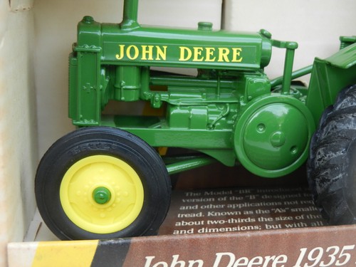 Ertl John Deere 1935 1/16 Model BR Tractor #5586 VG NIB - Picture 3 of 4