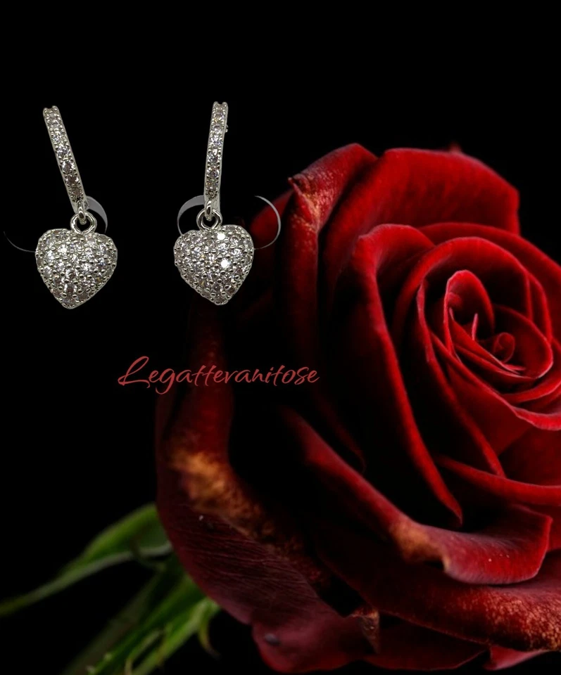 Orecchini  Donna Acciaio  con Zirconi Bianchi. Orecchini Cerchio Con Cuore Pavé  - Immagine 2 di 4