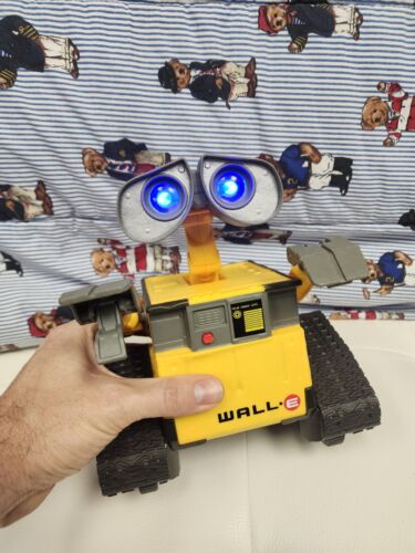 Disney Pixar Wall-E Thinkway Robot Remote Control RC Toy NO REMOTE, Working - Afbeelding 1 van 5